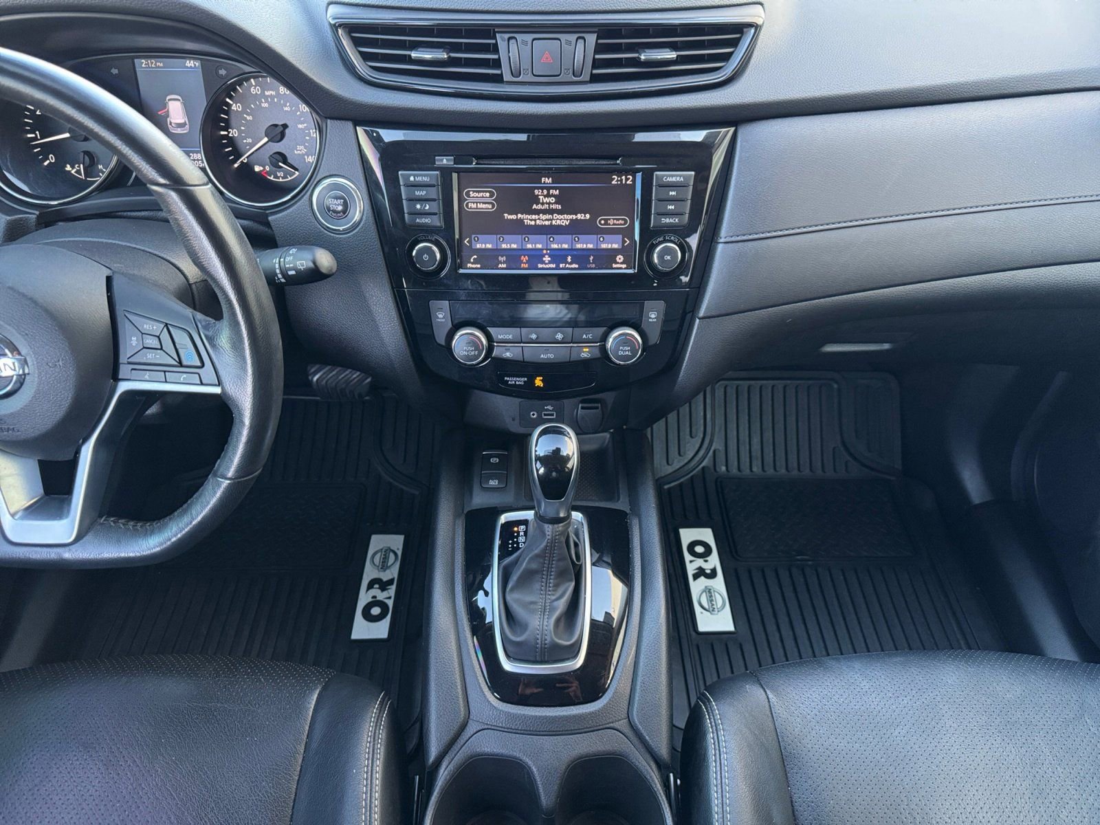 Used 2019 Nissan Rogue SV w/ Premium Package image 11