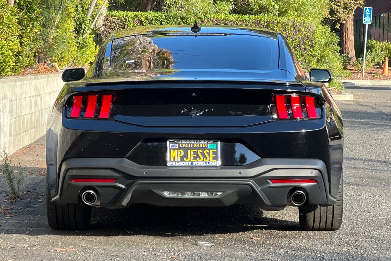 Certified 2025 Ford Mustang Coupe RWD image 4