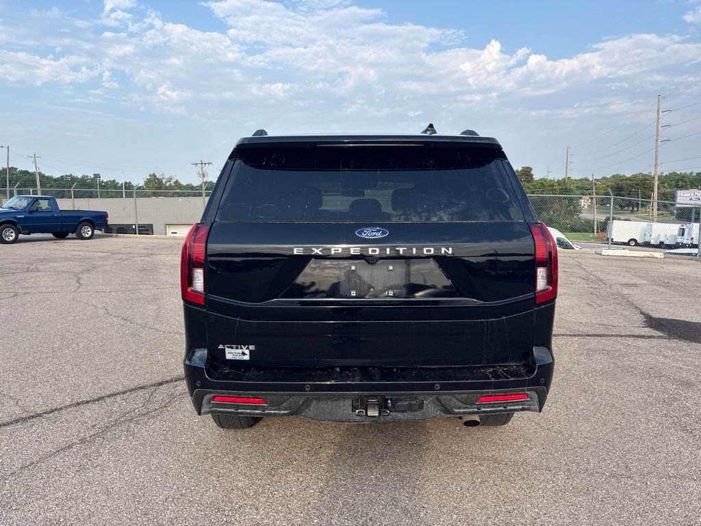 Certified 2025 Ford Expedition Active AWD/4WD image 6
