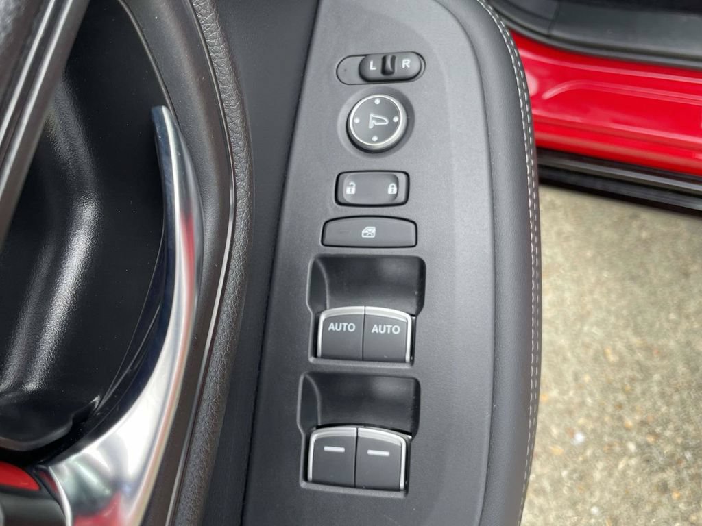 Used 2025 Honda HR-V EX-L image 16
