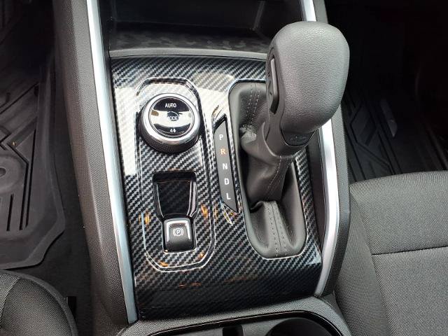 Used 2023 Chevrolet Colorado Trail Boss w/ Technology Package AWD/4WD image 13