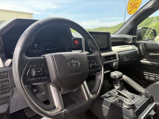 Used 2024 Toyota Tacoma TRD Off-Road AWD/4WD image 15