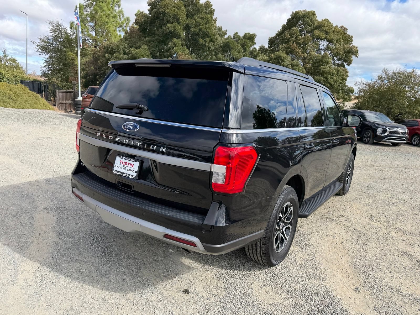 Certified 2024 Ford Expedition XLT AWD/4WD image 5