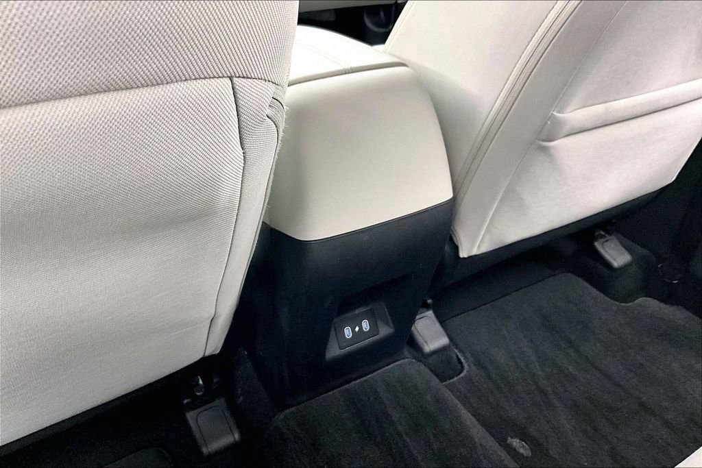 Used 2025 Hyundai Tucson SE FWD image 33
