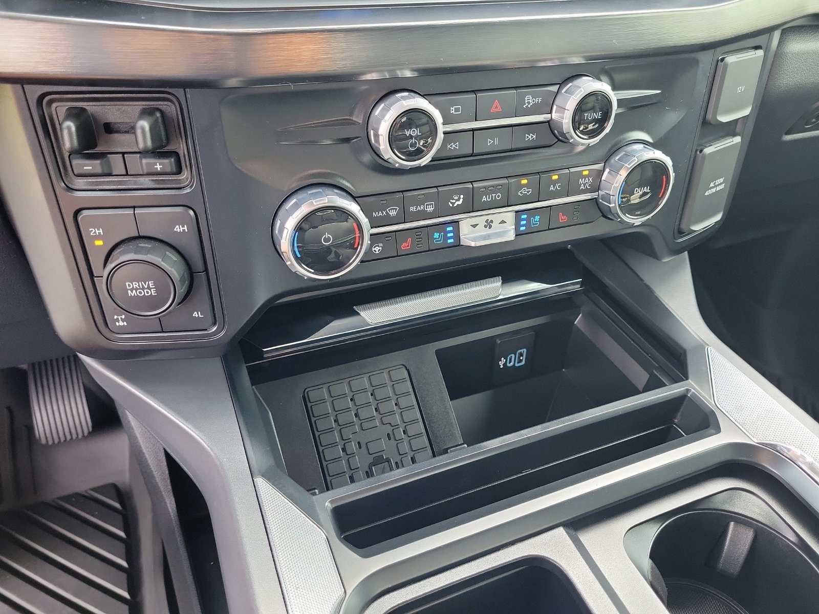 Certified 2025 Ford F250 Lariat w/ Lariat Ultimate Package AWD/4WD image 26