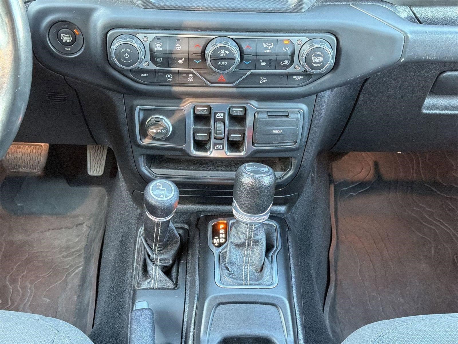 Used 2018 Jeep Wrangler Unlimited Sahara AWD/4WD image 25