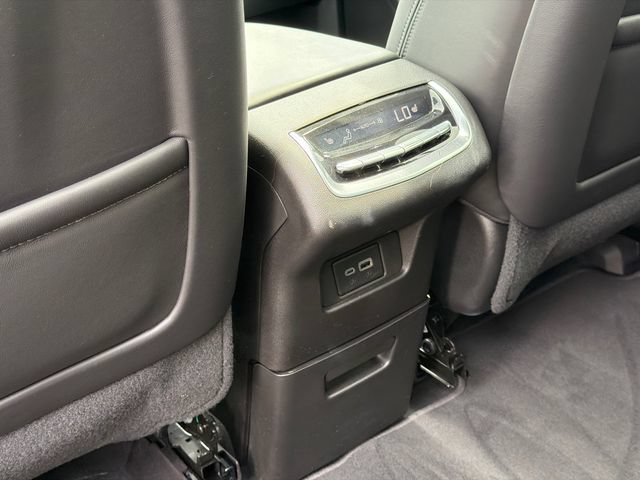 Used 2024 Cadillac XT6 Premium Luxury w/ Platinum Package FWD image 24