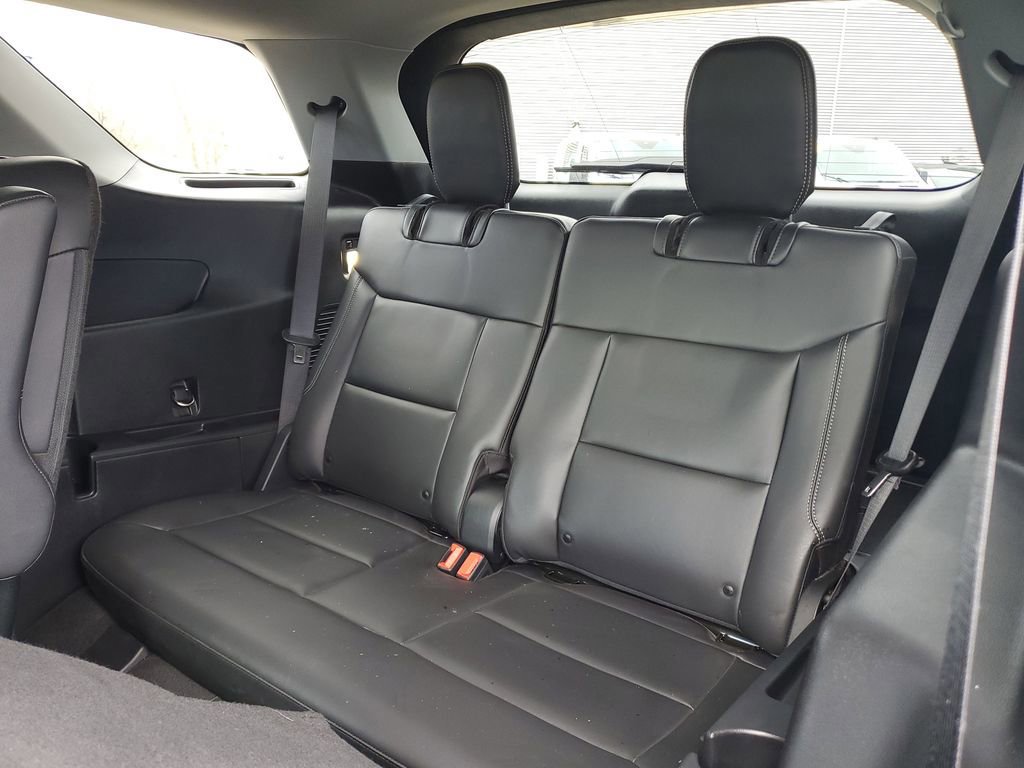 Certified 2023 Ford Explorer XLT w/ Equipment Group 202A image 8