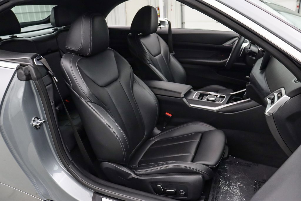 Used 2025 BMW 430i Convertible w/ Premium Package image 25