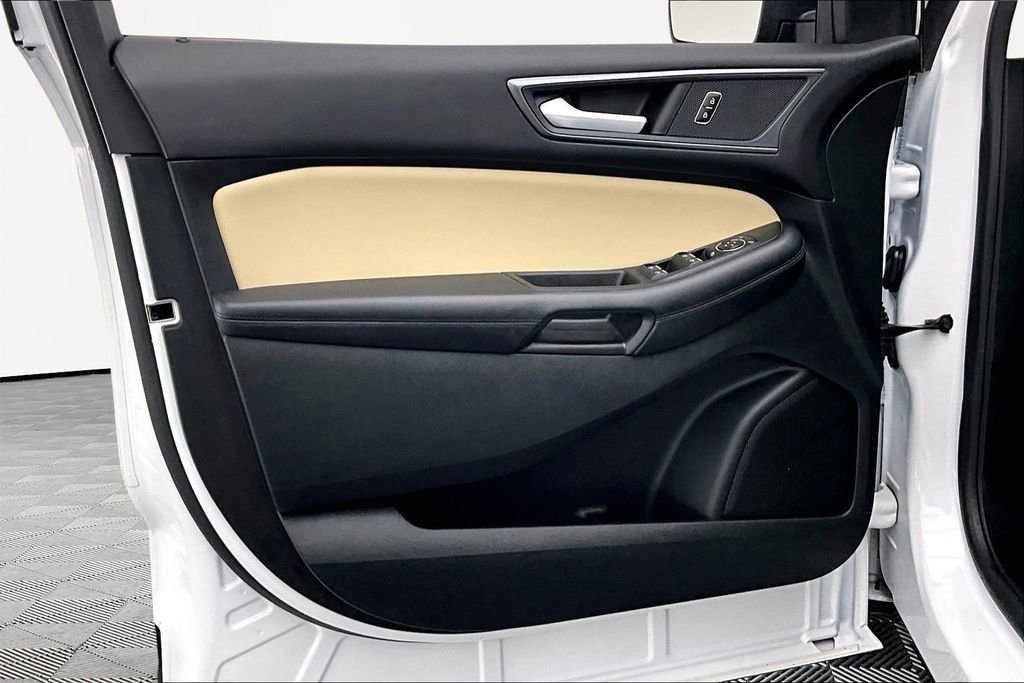 Certified 2024 Ford Edge SE image 23
