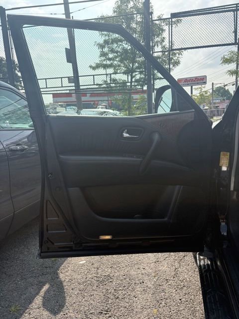 Used 2020 Nissan Armada SL w/ Premium Package image 9