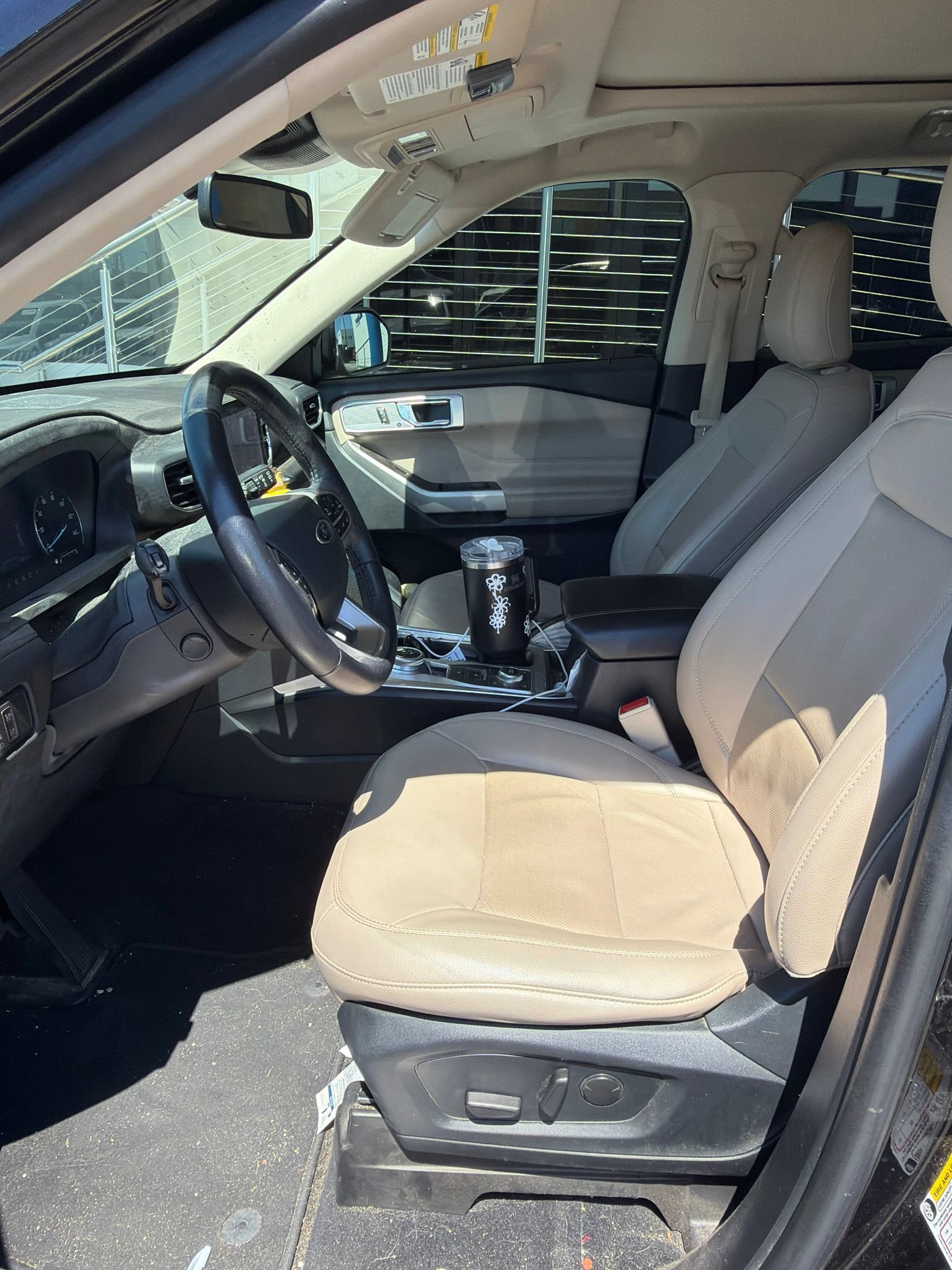 Certified 2022 Ford Explorer Limited w/ Equipment Group 301A AWD/4WD image 17