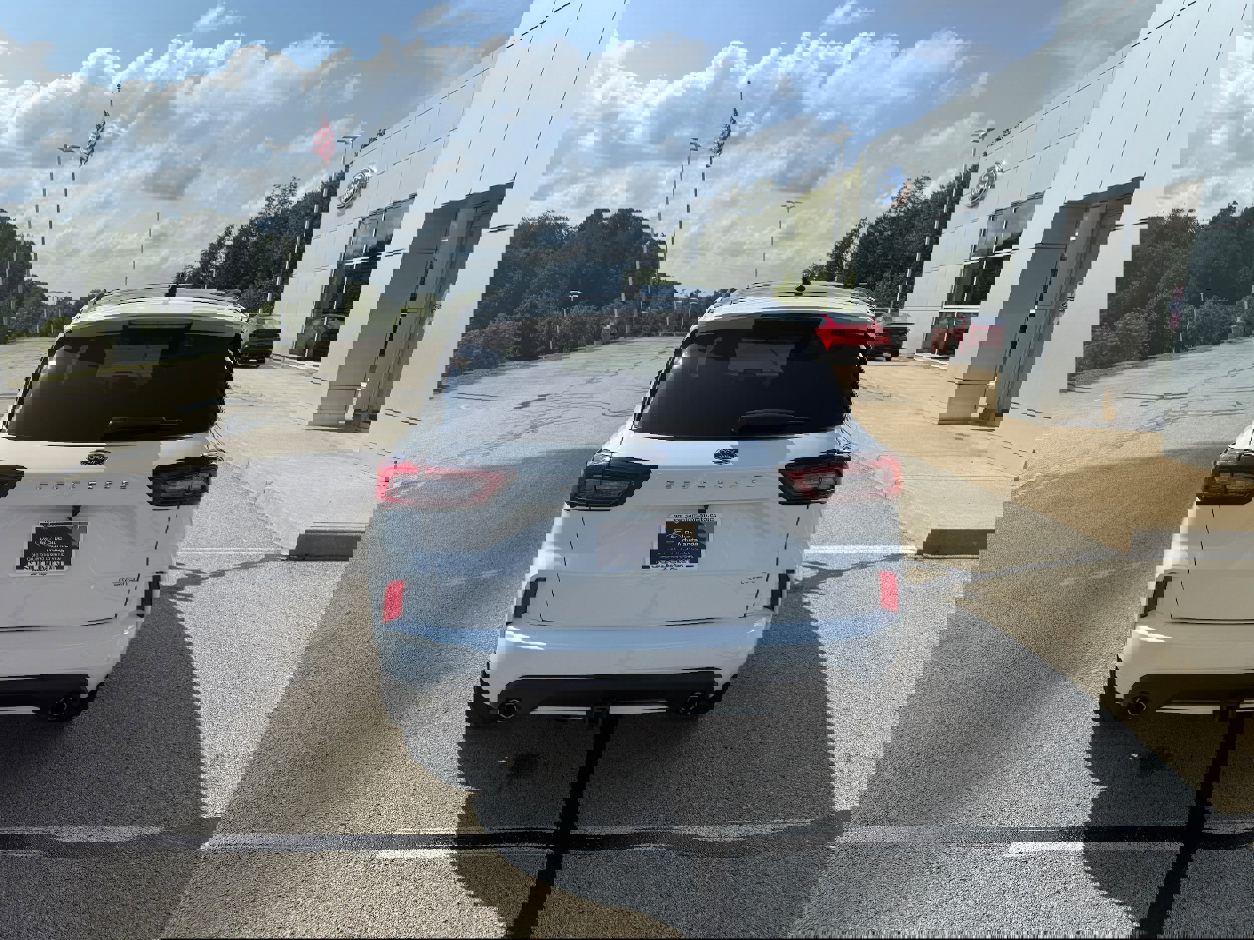 Certified 2023 Ford Escape ST-Line Select w/ Class II Trailer Tow Package image 4