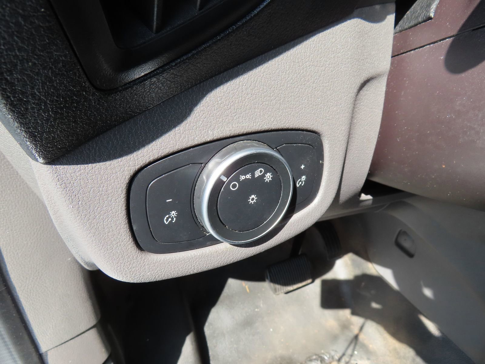 Certified 2020 Ford Transit Connect XL image 13