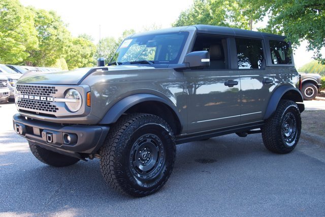 Certified 2025 Ford Bronco Badlands AWD/4WD image 3