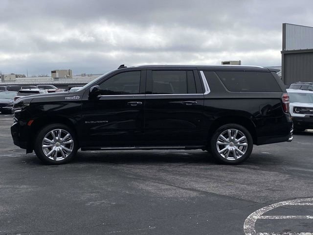 Used 2023 Chevrolet Suburban High Country image 2