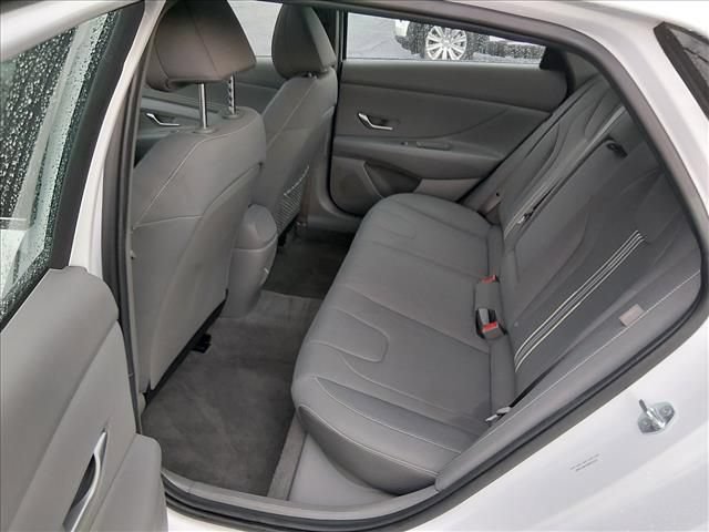 Used 2025 Hyundai Elantra SEL FWD image 15