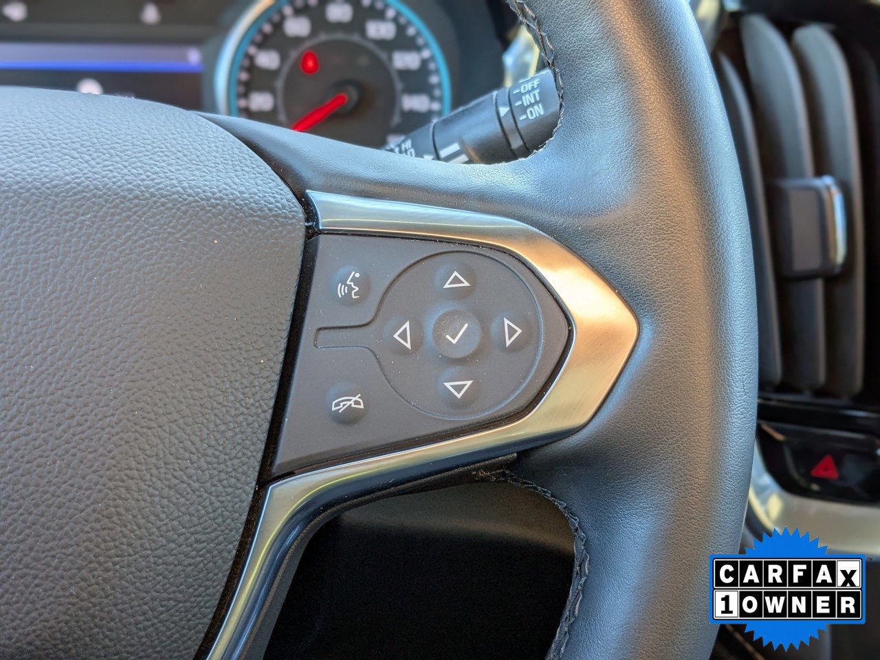 Used 2023 Chevrolet Traverse LT image 32