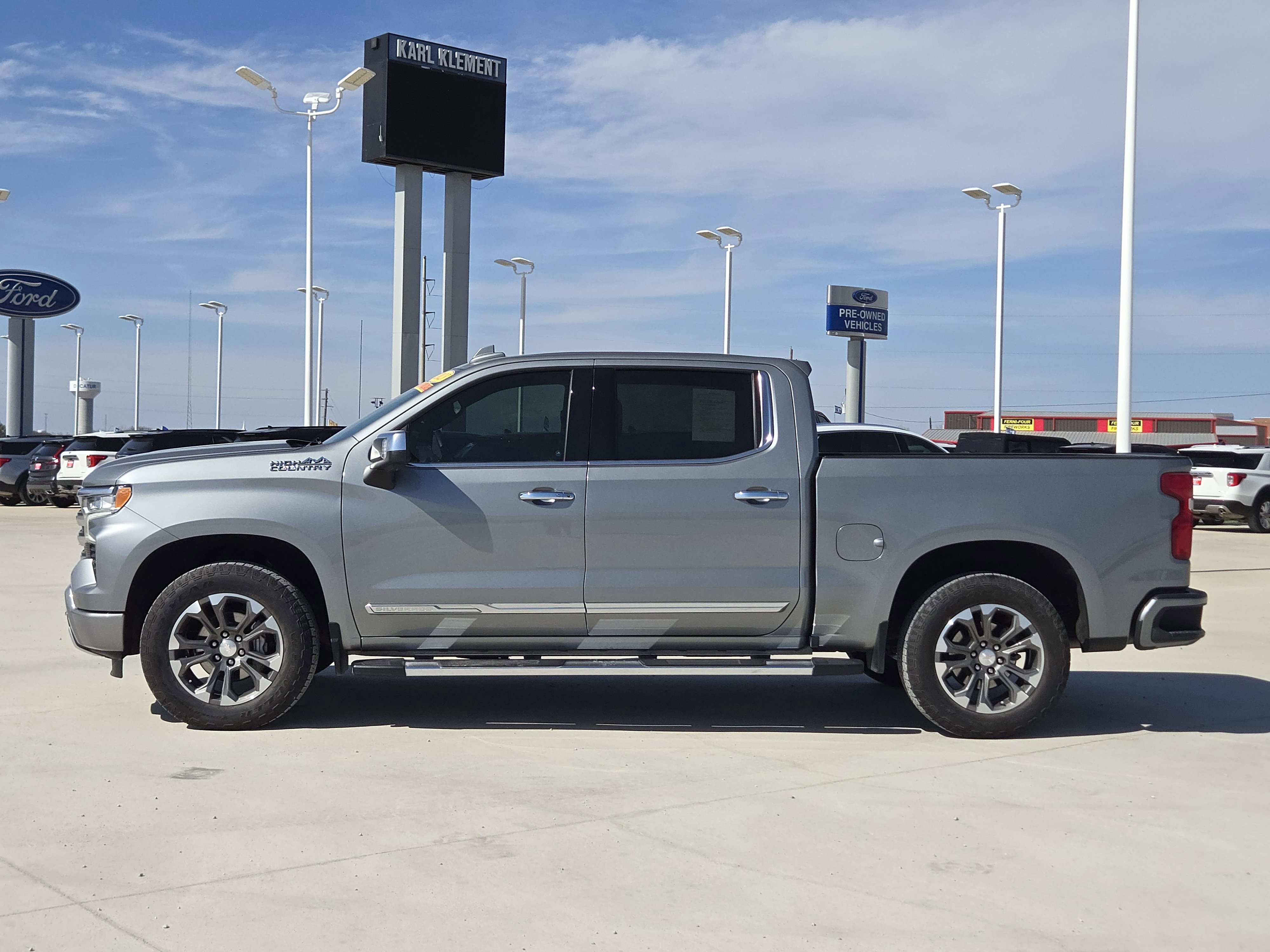 Used 2023 Chevrolet Silverado 1500 High Country w/ Z71 Off-Road Package image 2