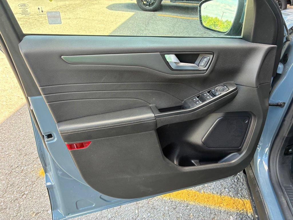Certified 2024 Ford Escape SE FWD image 21