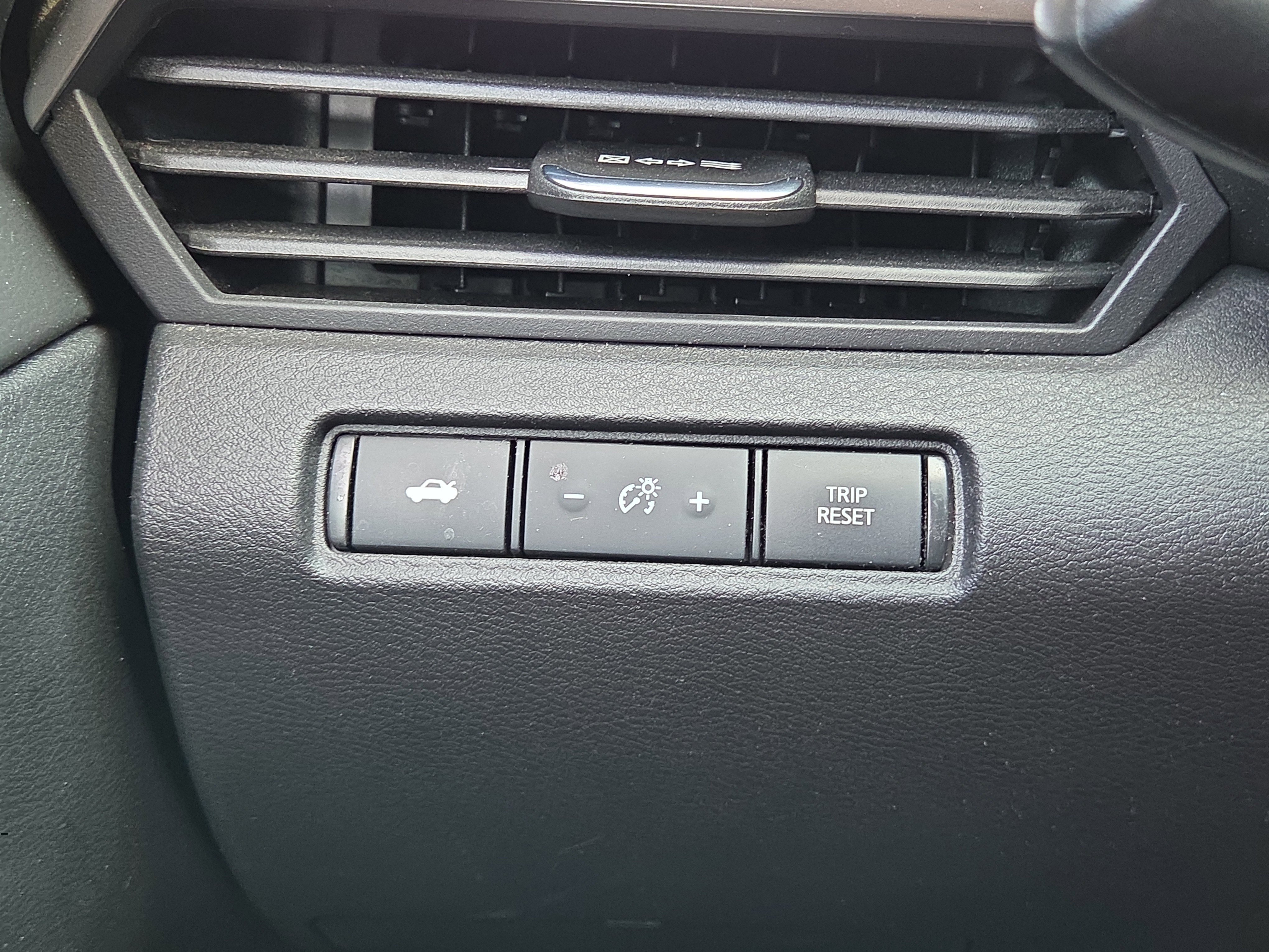 Used 2023 Nissan Altima 2.5 SV FWD image 25