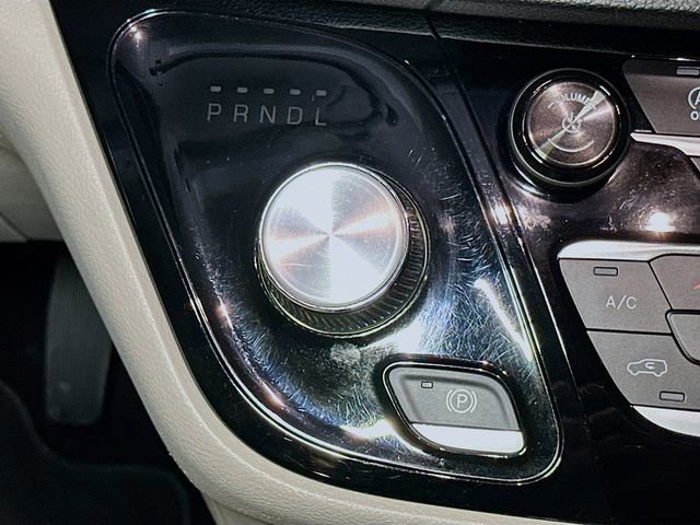 Used 2020 Chrysler Pacifica Touring-L image 16