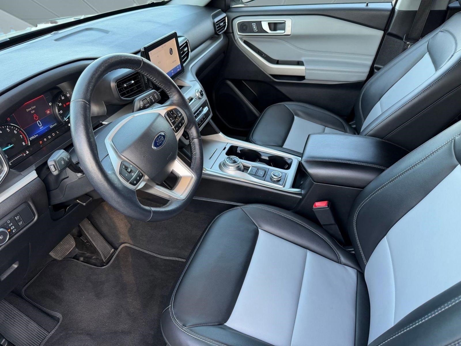 Certified 2022 Ford Explorer XLT w/ Equipment Group 202A image 9