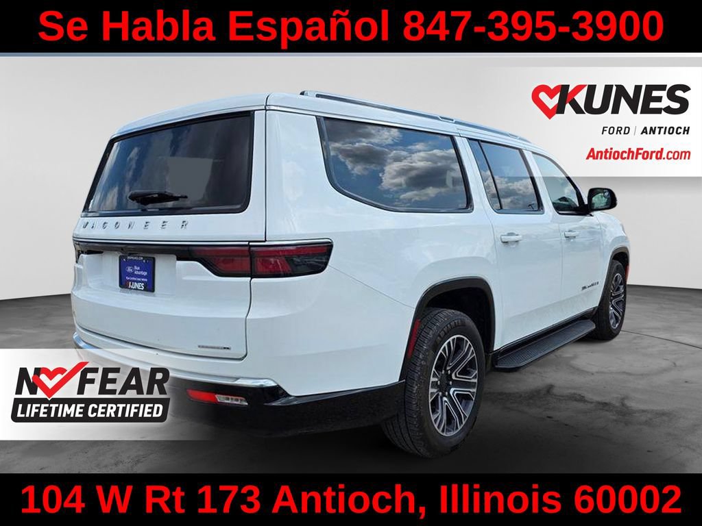 Used 2024 Jeep Wagoneer L Series II w/ Flexible Seating Group AWD/4WD image 10