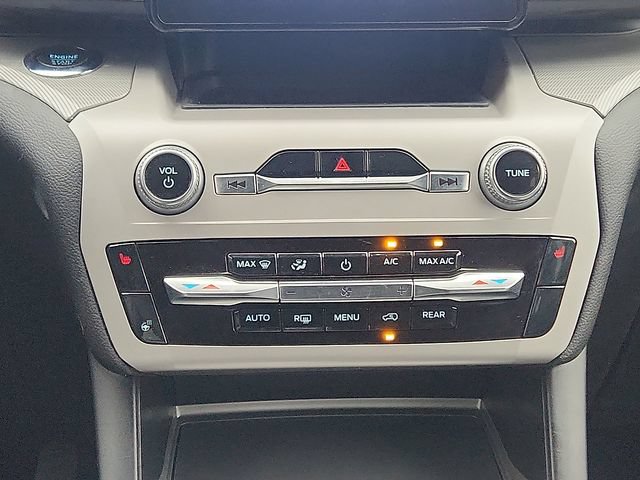 Certified 2023 Ford Explorer XLT w/ Equipment Group 202A AWD/4WD image 17