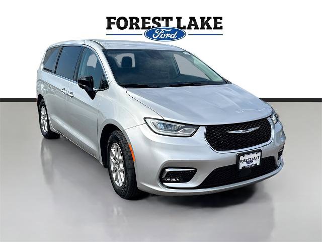 Used 2024 Chrysler Pacifica Touring-L