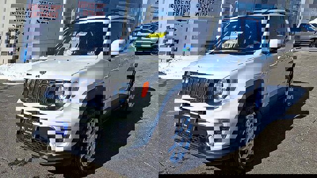 Used 2020 Jeep Renegade Latitude image 2