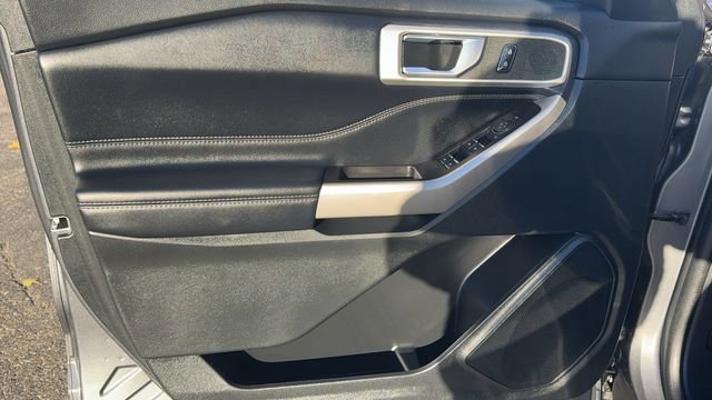 Certified 2022 Ford Explorer XLT w/ Equipment Group 202A image 11