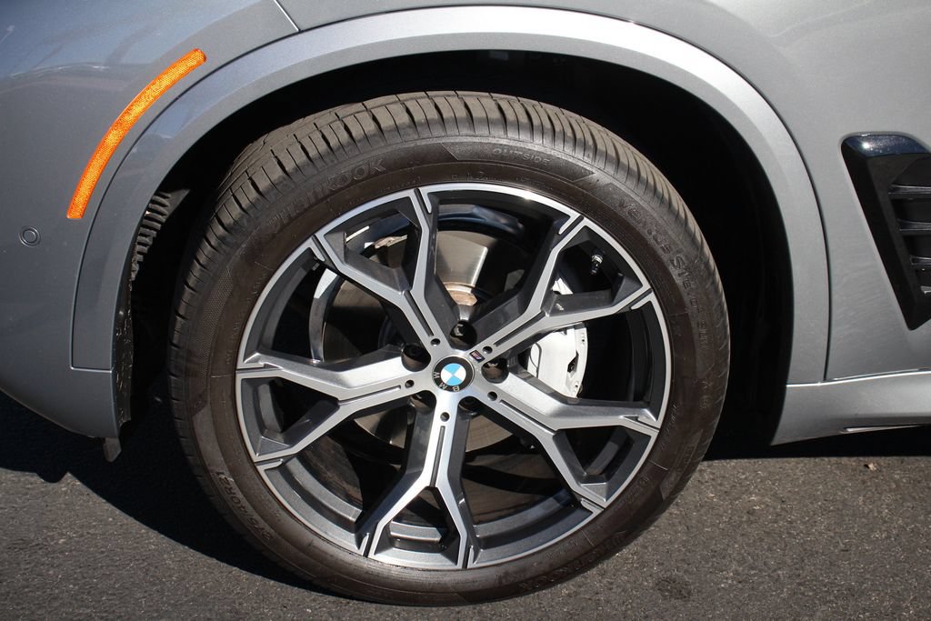 Used 2026 BMW X5 xDrive40i w/ M Sport Package AWD/4WD image 14