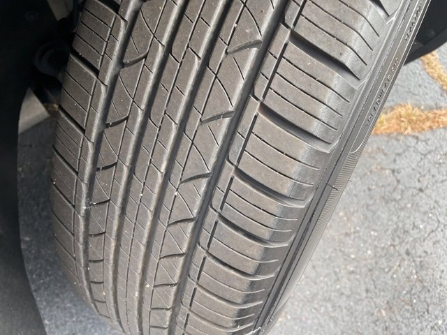 Used 2023 GMC Acadia SLT image 10