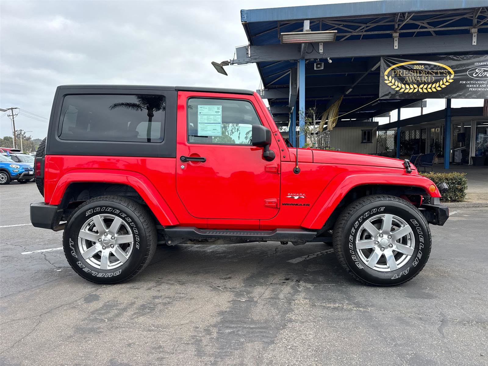Used 2017 Jeep Wrangler Sahara w/ Connectivity Group AWD/4WD image 7