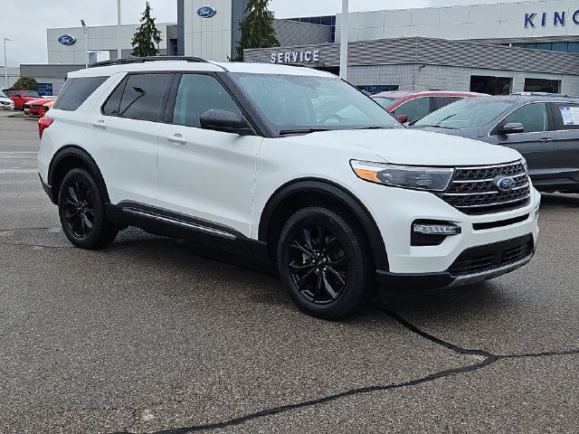 Certified 2023 Ford Explorer XLT w/ Equipment Group 202A AWD/4WD image 7