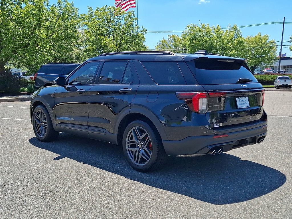 Certified 2025 Ford Explorer ST AWD/4WD image 7