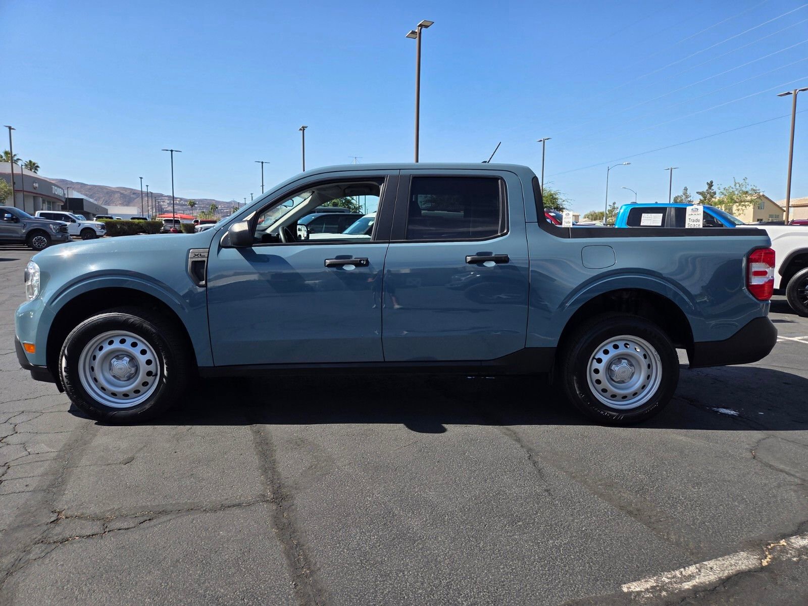 Certified 2022 Ford Maverick XL FWD image 3