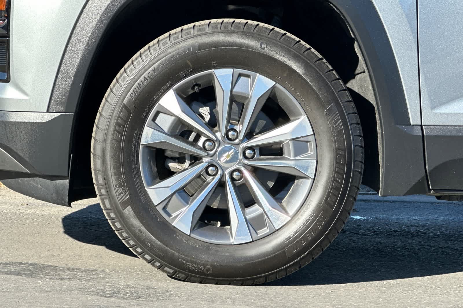 Used 2026 Chevrolet Equinox LT AWD/4WD image 25