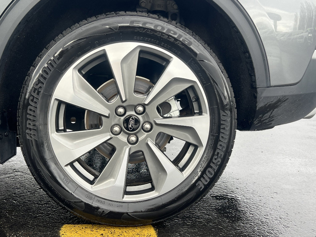 Certified 2025 Ford Escape Platinum image 13