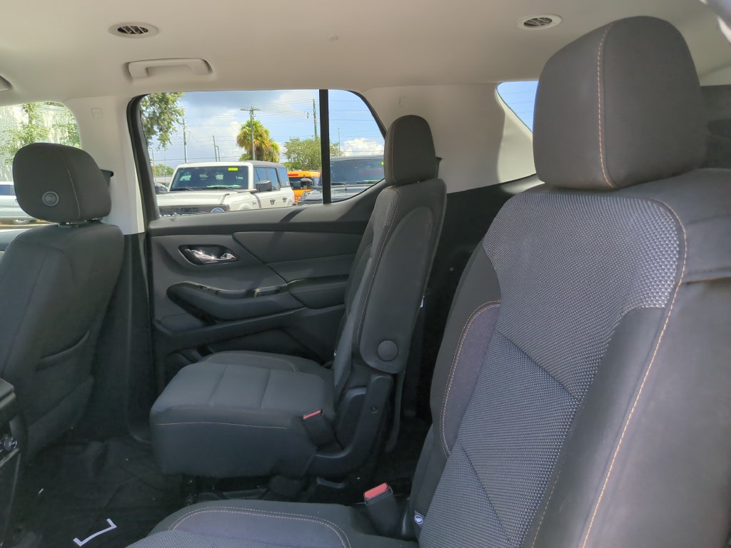 Used 2020 Chevrolet Traverse LT FWD image 18