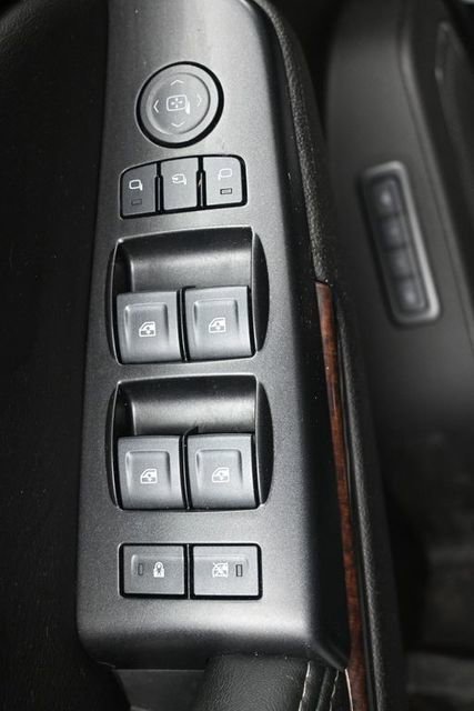 Used 2019 GMC Yukon XL SLT AWD/4WD image 9