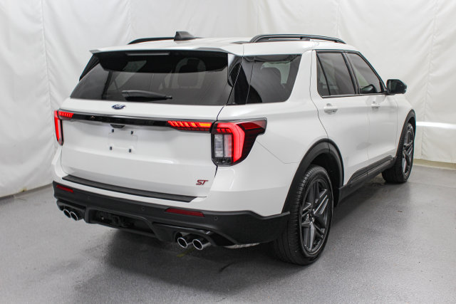 Certified 2025 Ford Explorer ST AWD/4WD image 8
