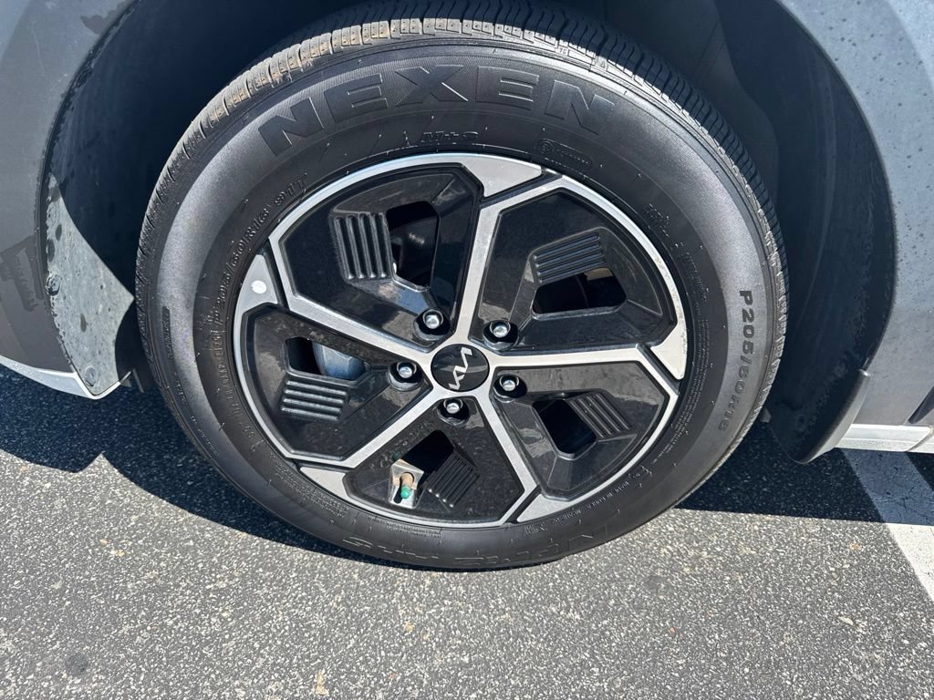 Used 2023 Kia Niro LX FWD image 15