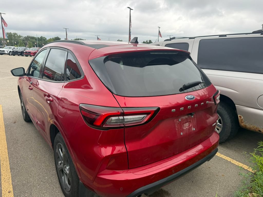 Certified 2024 Ford Escape ST-Line w/ Tech Pack #1 AWD/4WD image 6