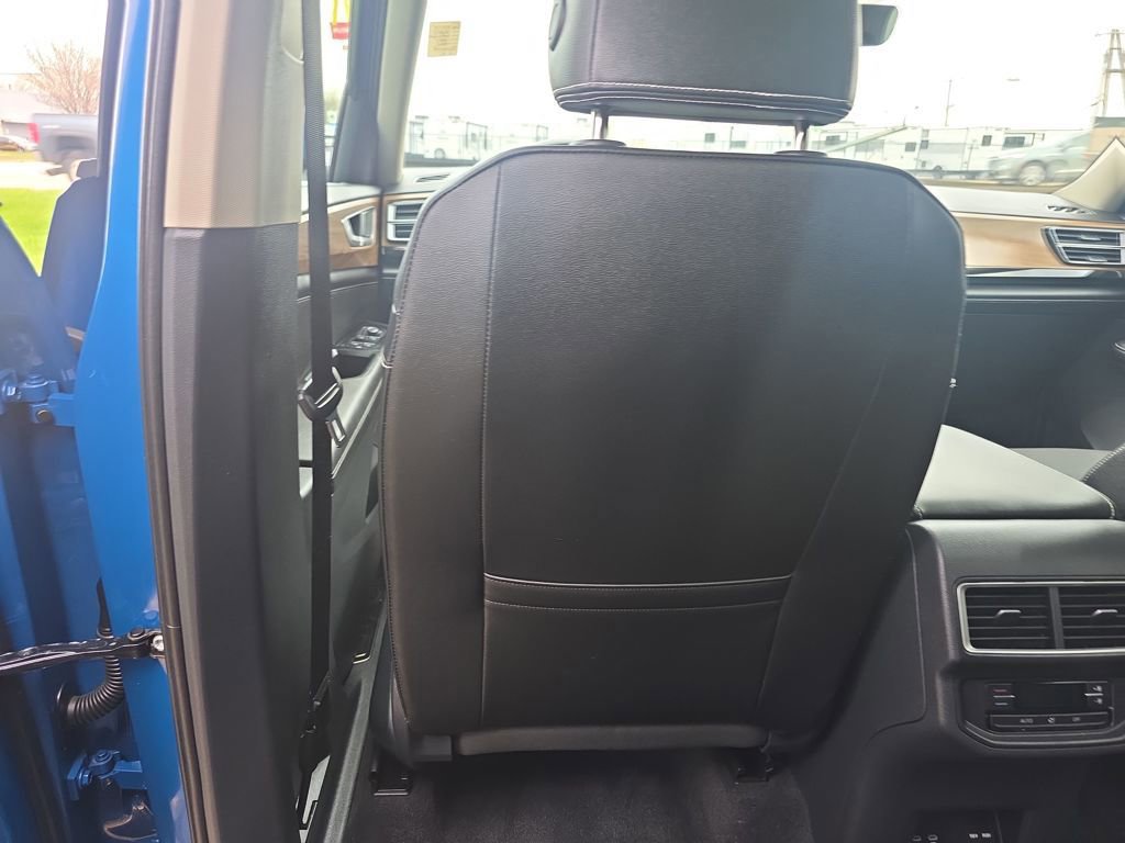 Used 2025 Volkswagen Atlas SE AWD/4WD image 40
