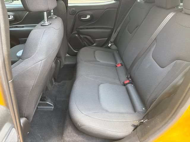 Used 2023 Jeep Renegade Latitude w/ Sun & Fun Group AWD/4WD image 20