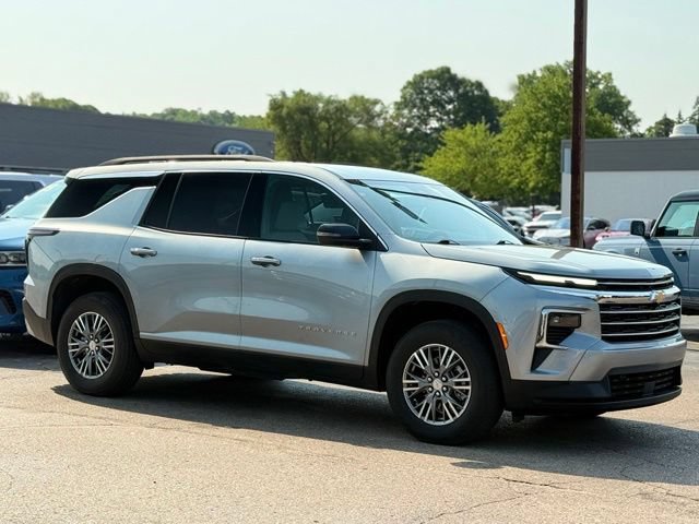 Used 2025 Chevrolet Traverse LT AWD/4WD image 32