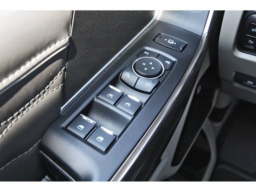 Certified 2026 Ford F350 Platinum w/ Platinum Plus Package AWD/4WD image 18