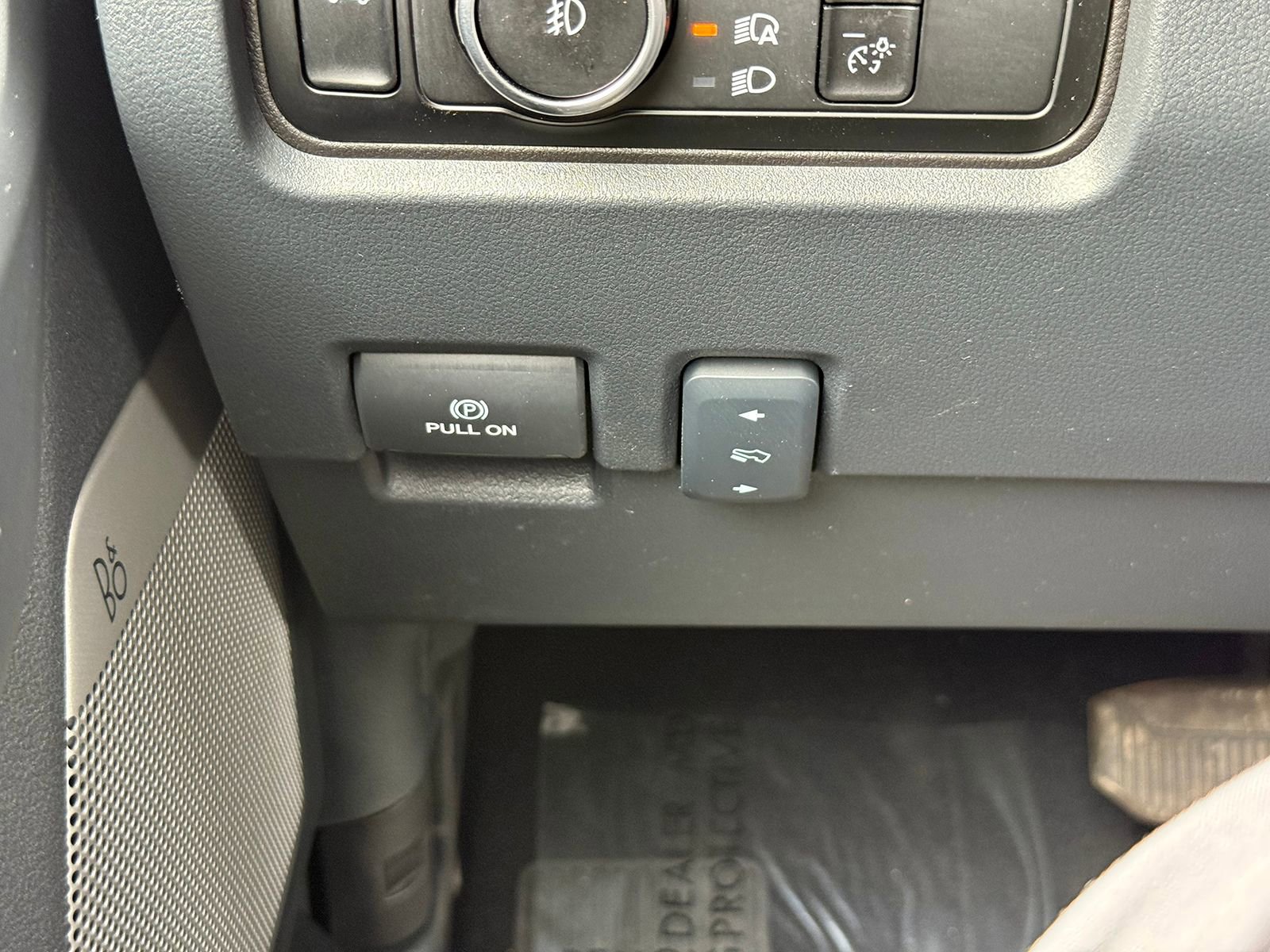 Certified 2024 Ford F250 Lariat w/ Chrome Package image 42